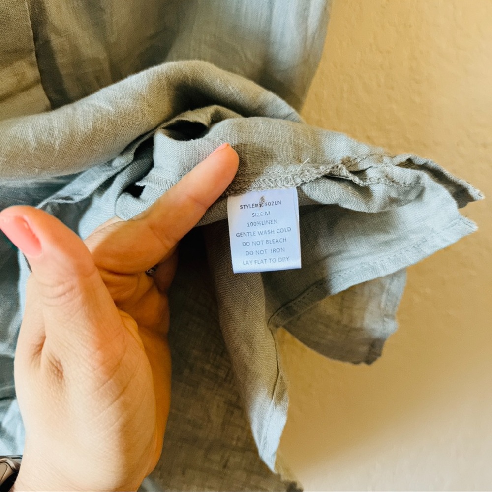 Carly Jean LA | Short Sleeve Button Down Blouse - Picture 7 of 8